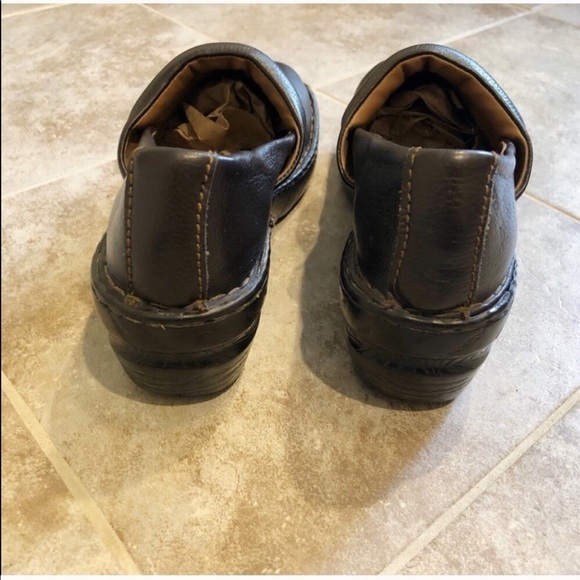 Thom McAn brown leather clogs mules shoes 8 - Picture 3 of 8